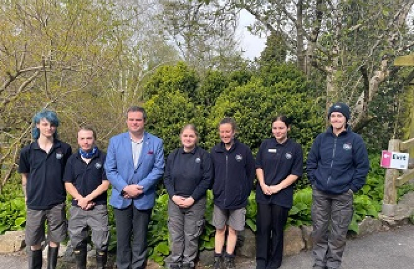 Kevin meeting Kickstart Employees At Paignton Zoo